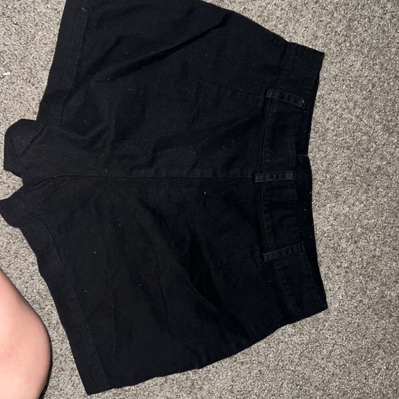 Black cargo shorts - Picture 2 of 5